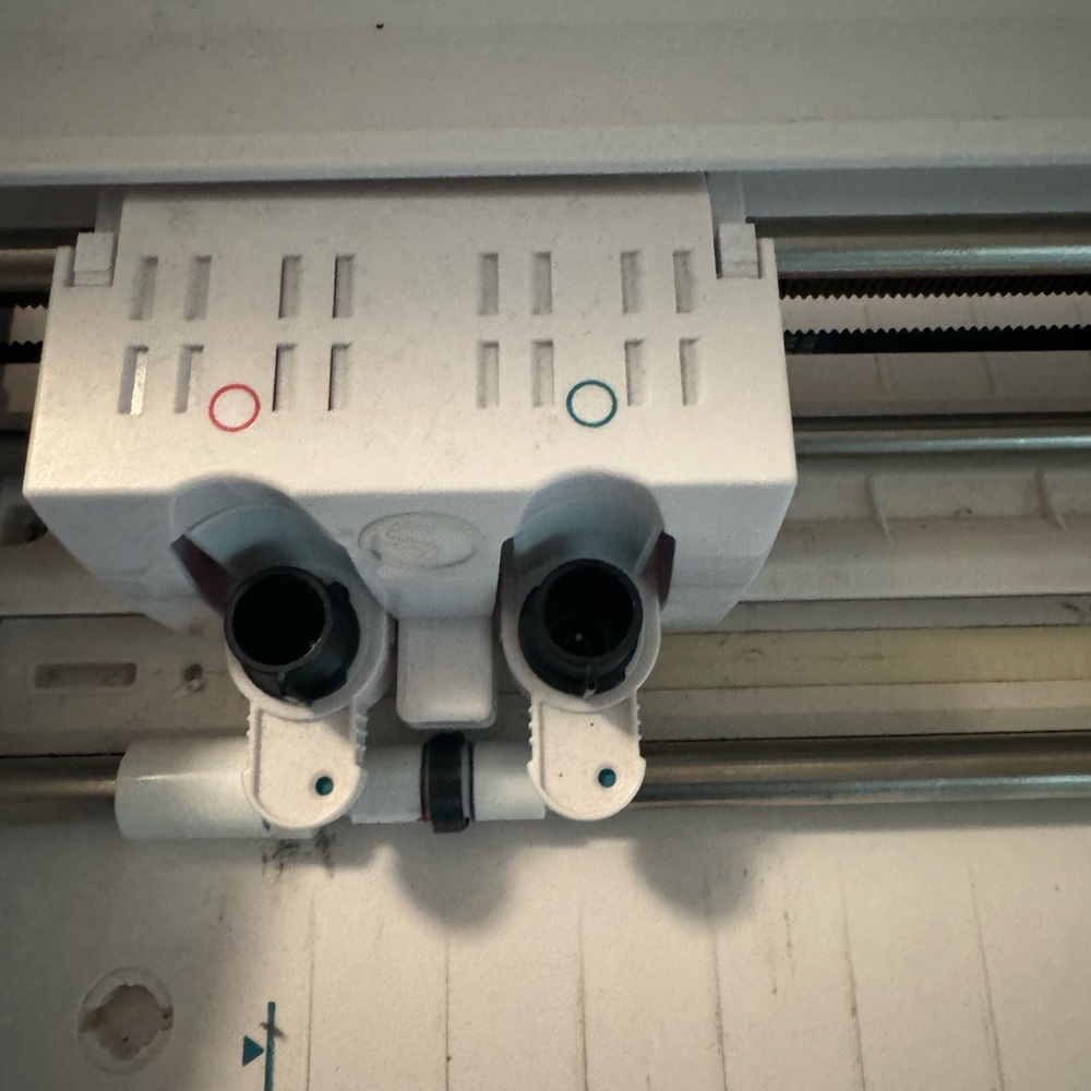 Silhouette USB-Enabled Device in White (3rd generation) - Picture 4 of 7